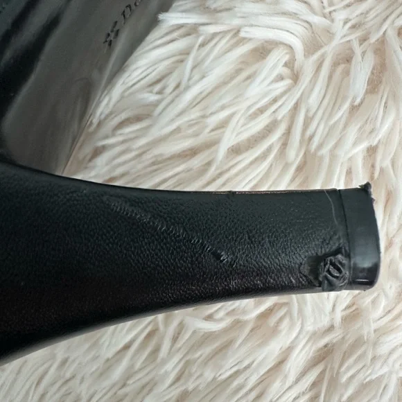 Elegant Black Strappy Heels - Picture 14 of 14